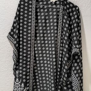 Max Studio Black and White Floral Print Top
